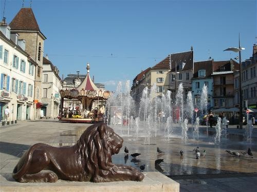 FONTAINE AUX LIONS