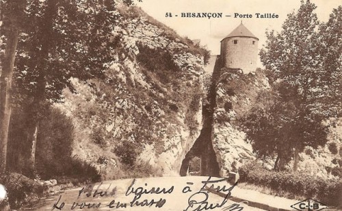 PORTE TAILLéE (CARTE POSTALE)